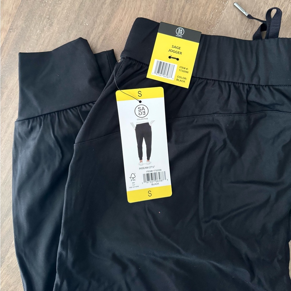 Joggers Women’s Small - Picture 7 of 8